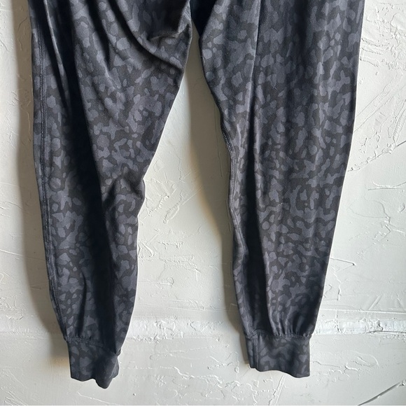Lululemon Align Jogger 28" in Formation Camo Deep Coal Multi Size 6 - Picture 12 of 14